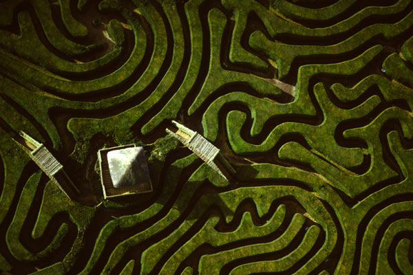 labyrinth-jason-hawkes.jpg